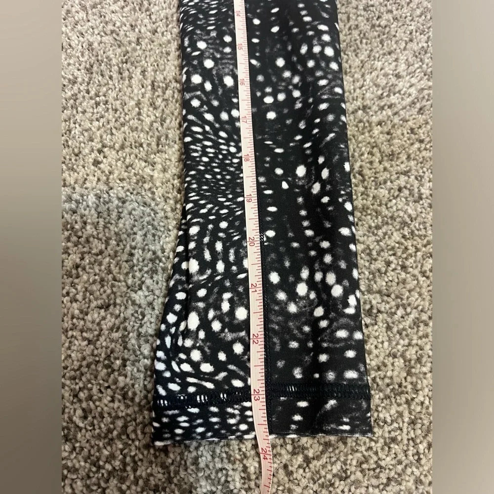 Calia by Carrie Underwood NWT Black and White 7/8 Leggings - Picture 8 of 8